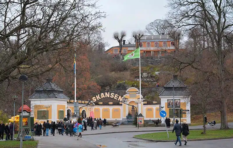 Entrada a Skansen Que visitar en Estocolmo