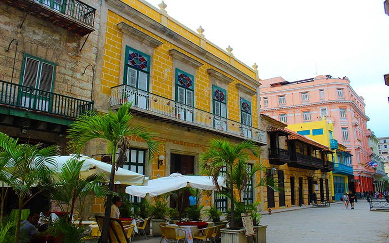 Calle Obispo Habana
