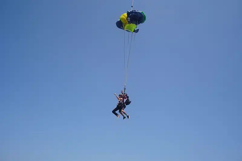 Skydive sobre la isla de la Palmera