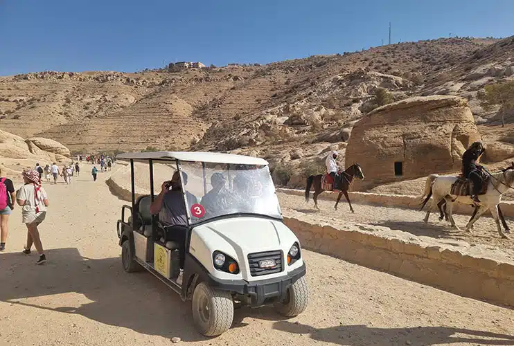 Coche eléctrico en Petra