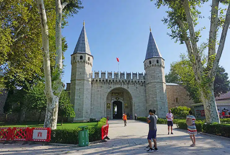 Puerta Imperial visitar el palacio Topkapi