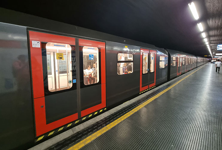 Metro de Milán