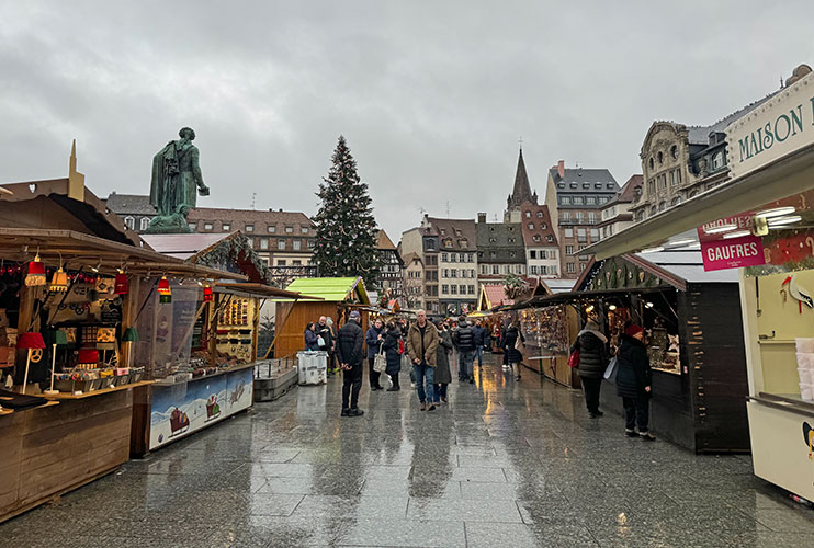Mercado navideño de la plaza Kébler Estrasburgo