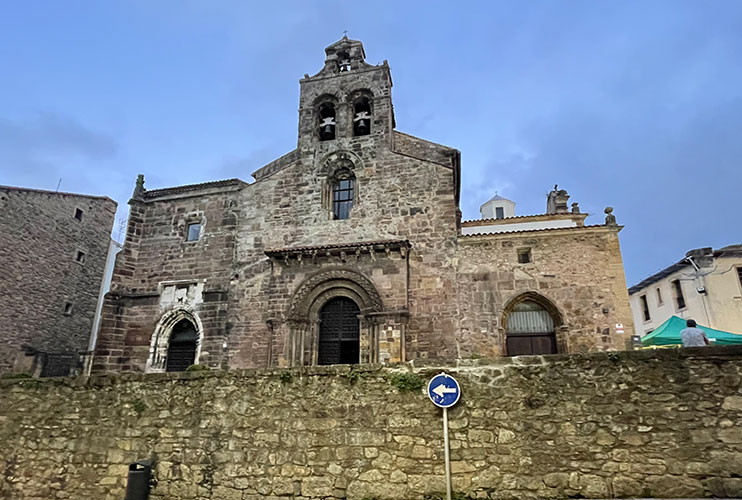 Que visitar en Avilés: Iglesia de San Antonio de Padua