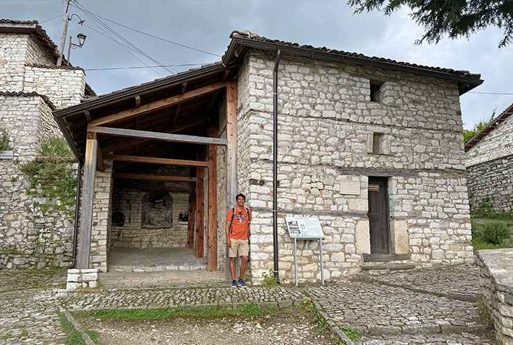 Qué ver en Berat: Iglesia de San Nicolás