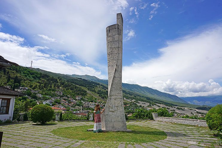 Obelisco de Gjirokaster Albania