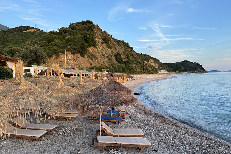 Playa Buneci, Albania