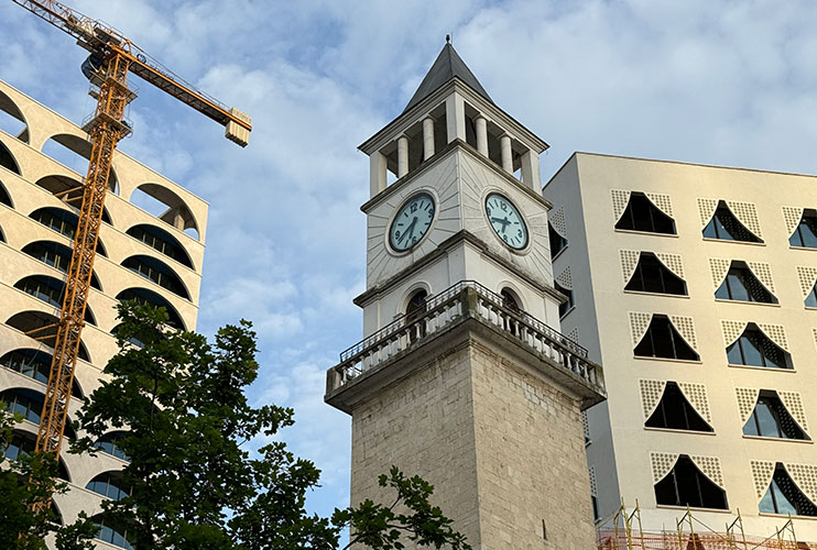 Que hacer en Tirana: Torre del Reloj
