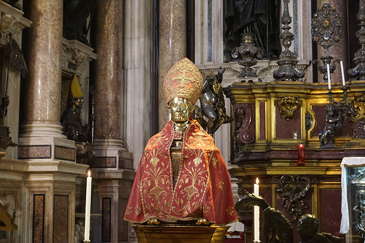 Catedral Metropolitana de Santa Maria de la Asunción Nápoles