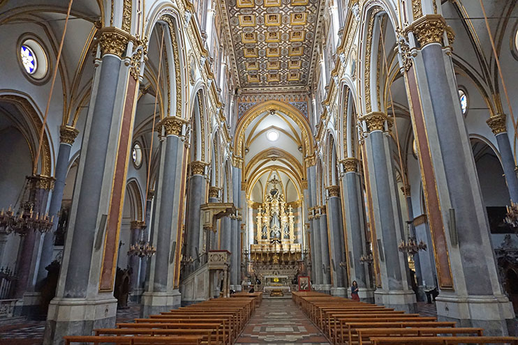 Qué ver en Nápoles: Iglesia San Domenico Maggiore