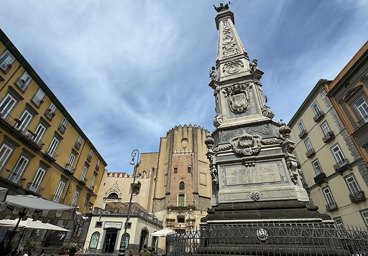 Iglesia San Domenico Maggiore Napoles