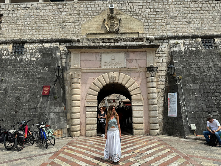 Puerta del mar Kotor