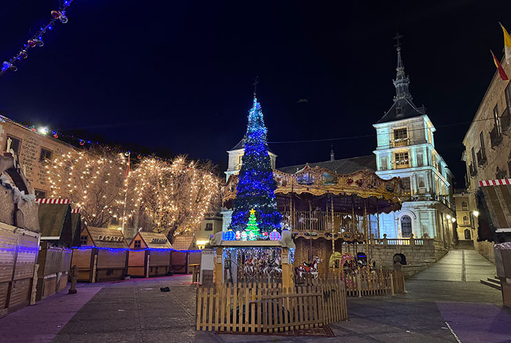 Mercado navideño de Toledo en la plaza del ayuntamiento